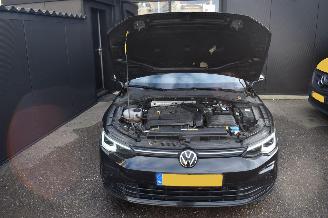 Volkswagen Golf 1.5 eTSI R-line Business 150Pk *Navi/Clima/Camera/Panorama picture 18