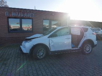 krockskadad bil auto Toyota Rav-4 HYBRID EDITION S 4X4 2017/4