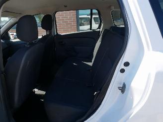 Dacia Logan MOTORSCHADE picture 11
