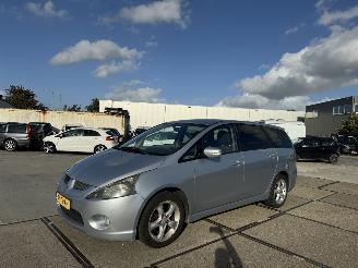 Voiture accidenté Mitsubishi Grandis 2.4 -16v Intense 7 persoons 2006/10