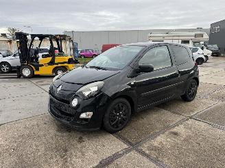 damaged passenger cars Renault Twingo 1.2 16v  Collection 2012/11