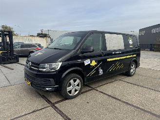 krockskadad bil auto Volkswagen Transporter 2.0 TDI L2H1 DC Highline 2017/6