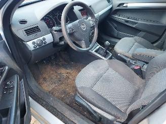 Opel Astra 1.6 + Apk picture 6