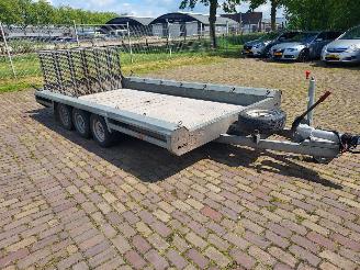 skadebil aanhanger Hulco  Terrax 3 Asser 3500 kilo 2017/5