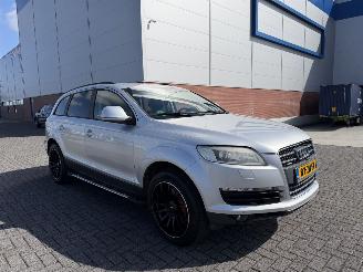 škoda osobní automobily Audi Q7 4.2 V8 quattro 5+2 2008/3