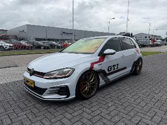 Schadeauto Volkswagen Golf 2.0 GTI Performance 245PK 2017/1