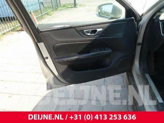 Volvo V-60 V60 Cross Country I (FZ), Combi, 2010 / 2018 2.0 D3 16V picture 17