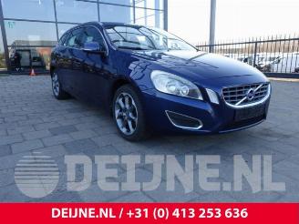 Vrakbiler auto Volvo V-60 V60 I (FW/GW), Combi, 2010 / 2018 1.6 T4 16V Flexifuel 2012/7