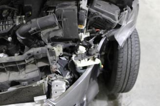 Peugeot 208  picture 19