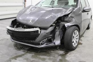 Peugeot 208  picture 24