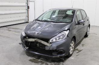 skadebil auto Peugeot 208  2015/12