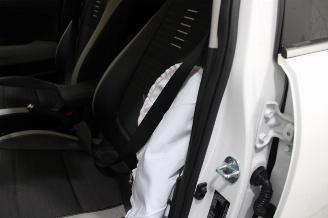 Kia Stonic  picture 18