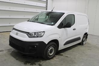 Vaurioauto  passenger cars Fiat Doblo  2023/1