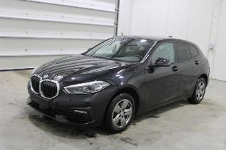 uszkodzony samochody osobowe BMW 1-serie 118 2023/2