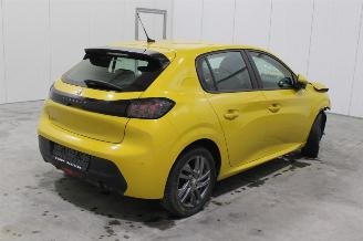 Peugeot 208  picture 3