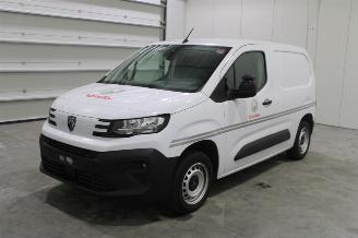 skadebil auto Peugeot Partner  2024/11
