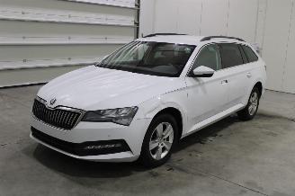 skadebil motor Skoda Superb  2022/6