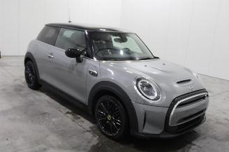 Mini Cooper SE picture 2