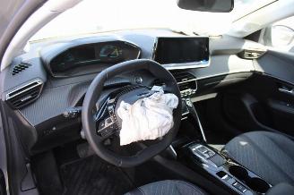Peugeot e-208  picture 10