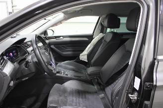 Volkswagen Passat  picture 10
