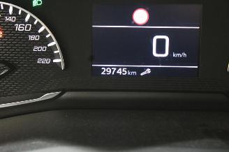 Peugeot 208  picture 11