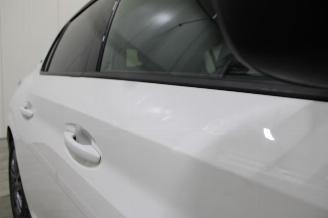 Peugeot 208  picture 7