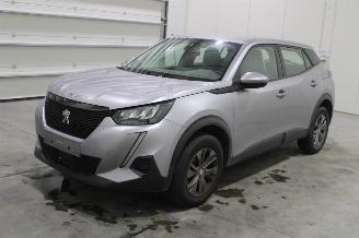 damaged passenger cars Peugeot 2008  2020/8