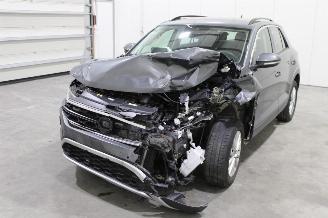 Damaged car Volkswagen T-Roc  2023/8