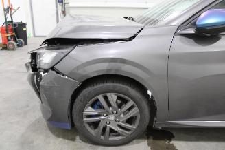 Peugeot 208  picture 5