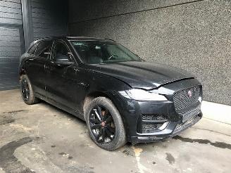 Jaguar F-Pace SUV 2018 2.0 D 180 16V AWD SUV  Diesel 1.999cc 132kW (179pk) 4x4 picture 1