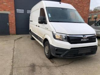 krockskadad bil auto Volkswagen Crafter  2020/4