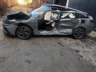 Hyundai I-30 i30 Wagon (PDEF5), Combi, 2017 1.5 T-GDI 16V Hybrid 48V picture 2