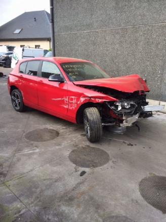 krockskadad bil auto BMW 1-serie 116i  F20 2014/1