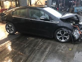 skadebil auto Opel Ampera BENZINE - AUTOMAAT 2017/1