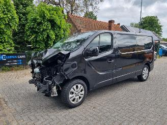 krockskadad bil bedrijf Renault Trafic 2.0 DCI 150 Aut L2 Airco Navi 2024/4