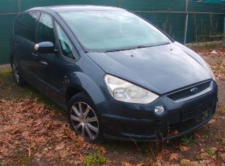 Ford S-Max  picture 2