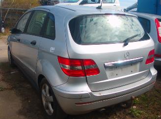 Mercedes B-klasse 200 picture 2