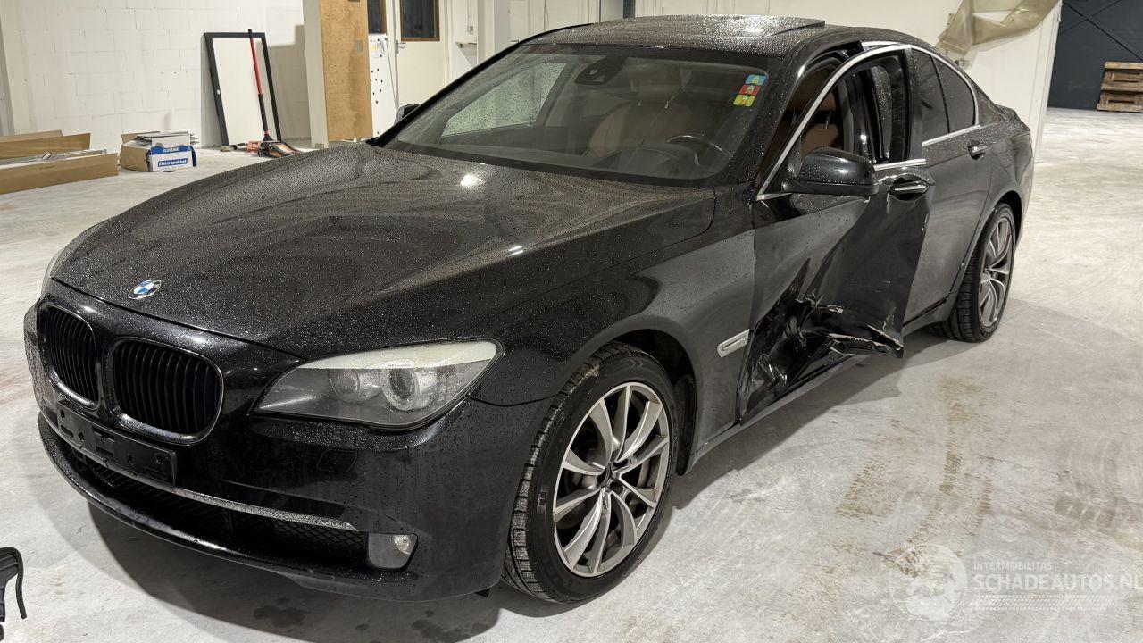BMW 7-serie 730d/PANO/MEMORY/HEAD-UP/VENTILATIE/4xSTOELVERW./XENON-LED/FULL-ASSIST/TREKHAAK/VOL!