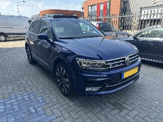 Volkswagen Tiguan 2.0TDI 4-MOTION FULL R-LINE DAMAGE FREE / ALL OPTIONS PANO/SIDE ASSIST/KEYLESS/DYNAUDIO/360CAM picture 2