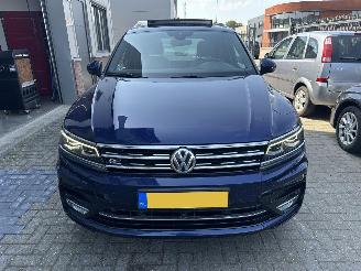 Volkswagen Tiguan 2.0TDI 4-MOTION FULL R-LINE DAMAGE FREE / ALL OPTIONS PANO/SIDE ASSIST/KEYLESS/DYNAUDIO/360CAM picture 3