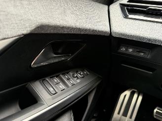 Peugeot e-5008 GT NEW MODEL! 73kWh 214PK Aut. 7-personen picture 32