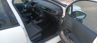 Citroën C3 Shine 1.5-Diesel 102pk Climatecontrol CruiseControl Stoelverwarming Lichtautomaat Regensensor Lichtautomaat Mistlampen Afneembare trekhaak picture 20