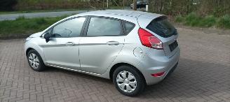 Ford Fiesta 1.5-Diesel 75pk Airco Stoelverwarming leren stuurwiel Led koplampen Pdc Control picture 4