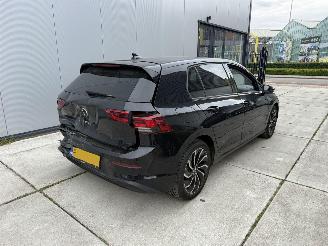 Volkswagen Golf 1.0 eTSI Life NAVI-CLIMA-CRUISE-LED picture 5