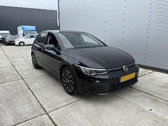 Volkswagen Golf 1.0 eTSI Life NAVI-CLIMA-CRUISE-LED picture 1