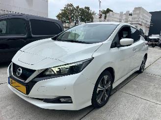 skadebil auto Nissan Leaf CONNECTA 40 kWh-CAMERA-PDC-NAVI-STOELVERWARMING 2021/9