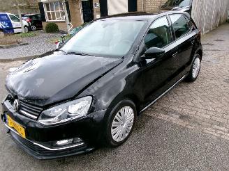 krockskadad bil auto Volkswagen Polo 1.4 TDI COMFORTLINE CONNECTED SERIES 2016/10