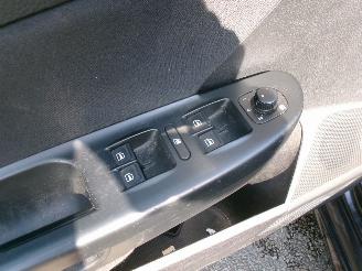 Volkswagen Passat 2.0 TFSI COMFORTLINE picture 10
