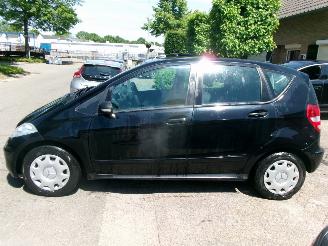 Mercedes A-klasse 150 BENZINE picture 2