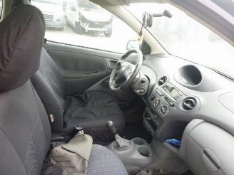 Toyota Yaris 1.0 VVTI picture 6